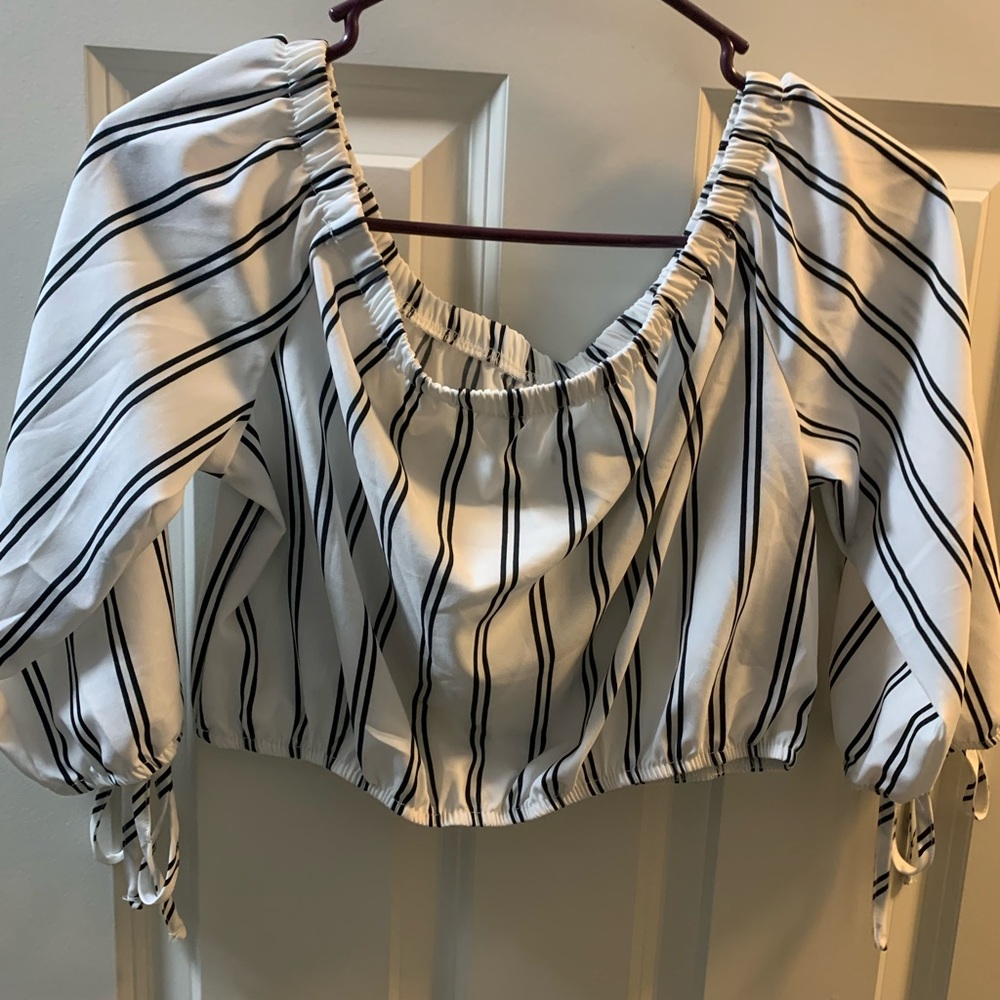 Black and white crop top